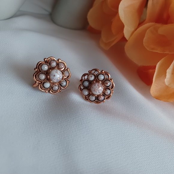 Vintage Copper Flaked Screw Earrings - Picture 7 of 13
